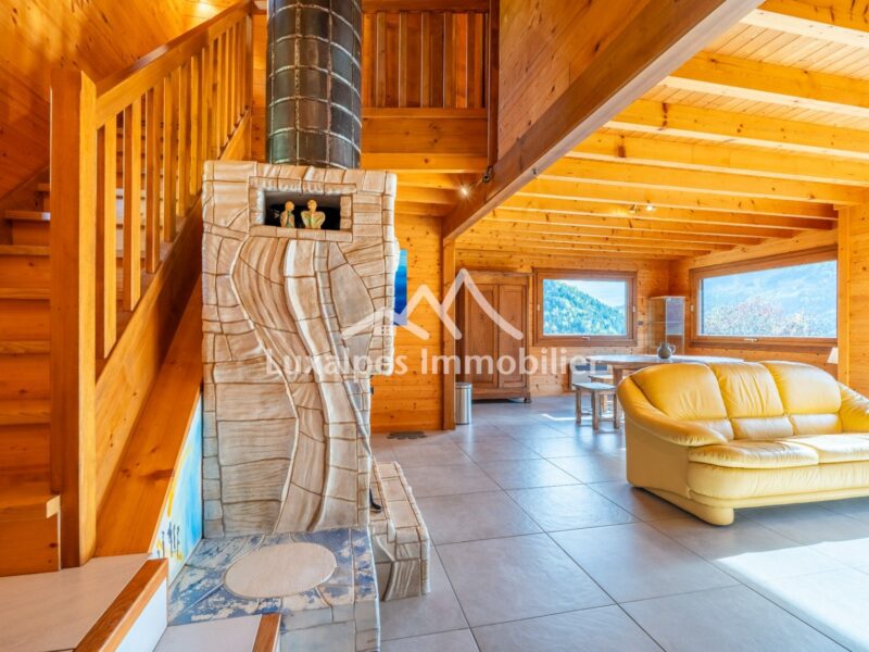 Chalet baigné de lumière avec vue imprenable sur La Tournette