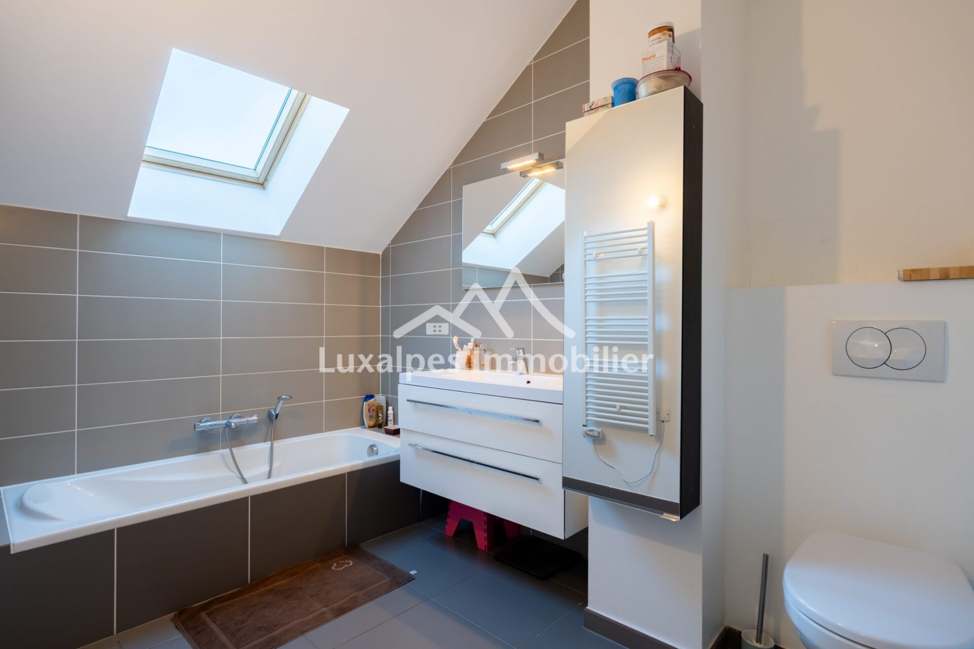 Superbe T4 moderne, au calme et proche du centre de Thônes – Image 9